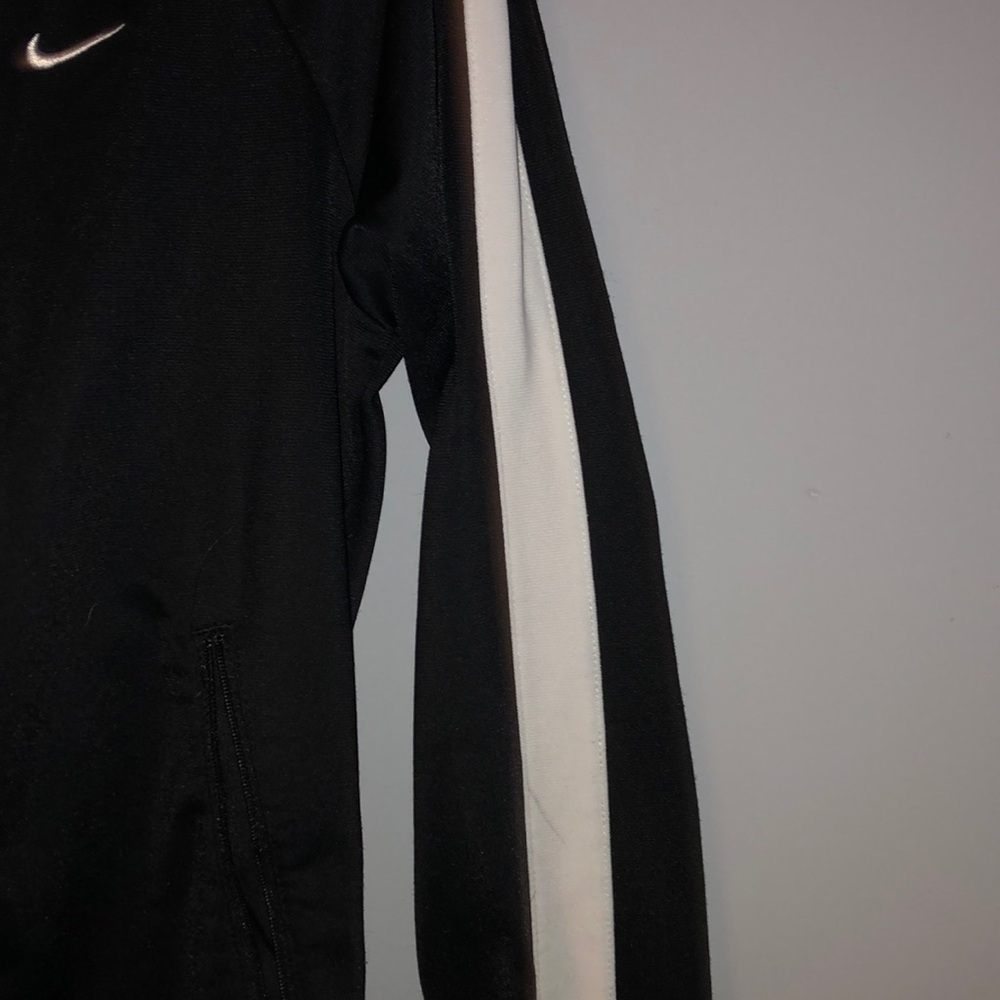 Nike jacket! - Picture 3 of 7
